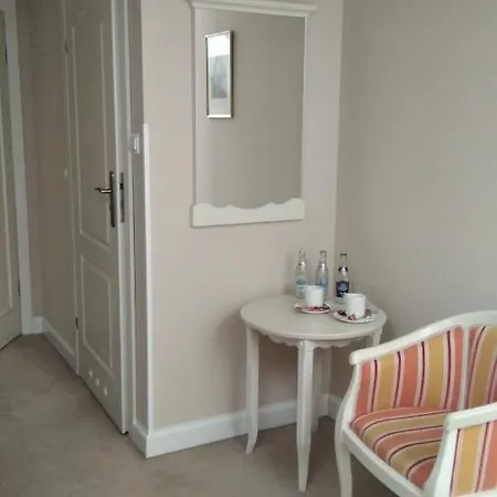 酒店 Resovia Residence Hotel*** 3*