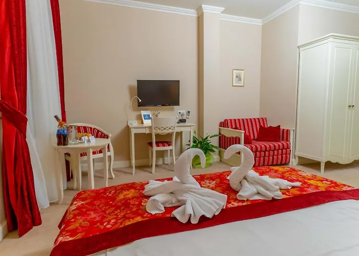 Resovia Residence Hotel*** فندق