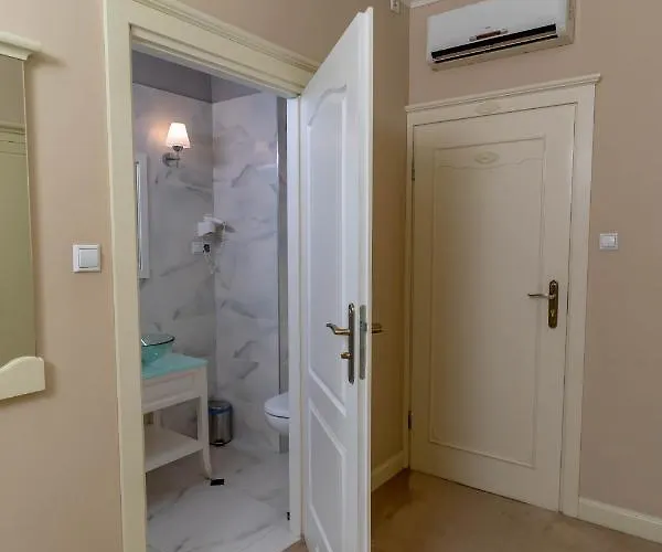 فندق Resovia Residence Hotel*** رشيشوف